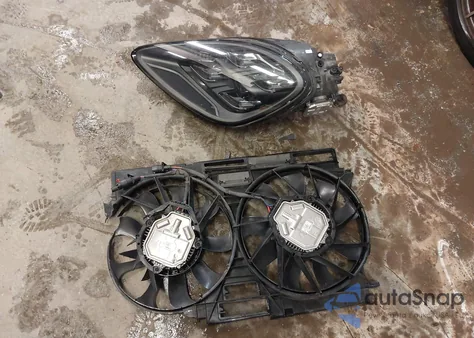 2021 Porsche Cayenne Coupe z USA, uszkodzony, nr VIN WP1BA2AY1MDA41465